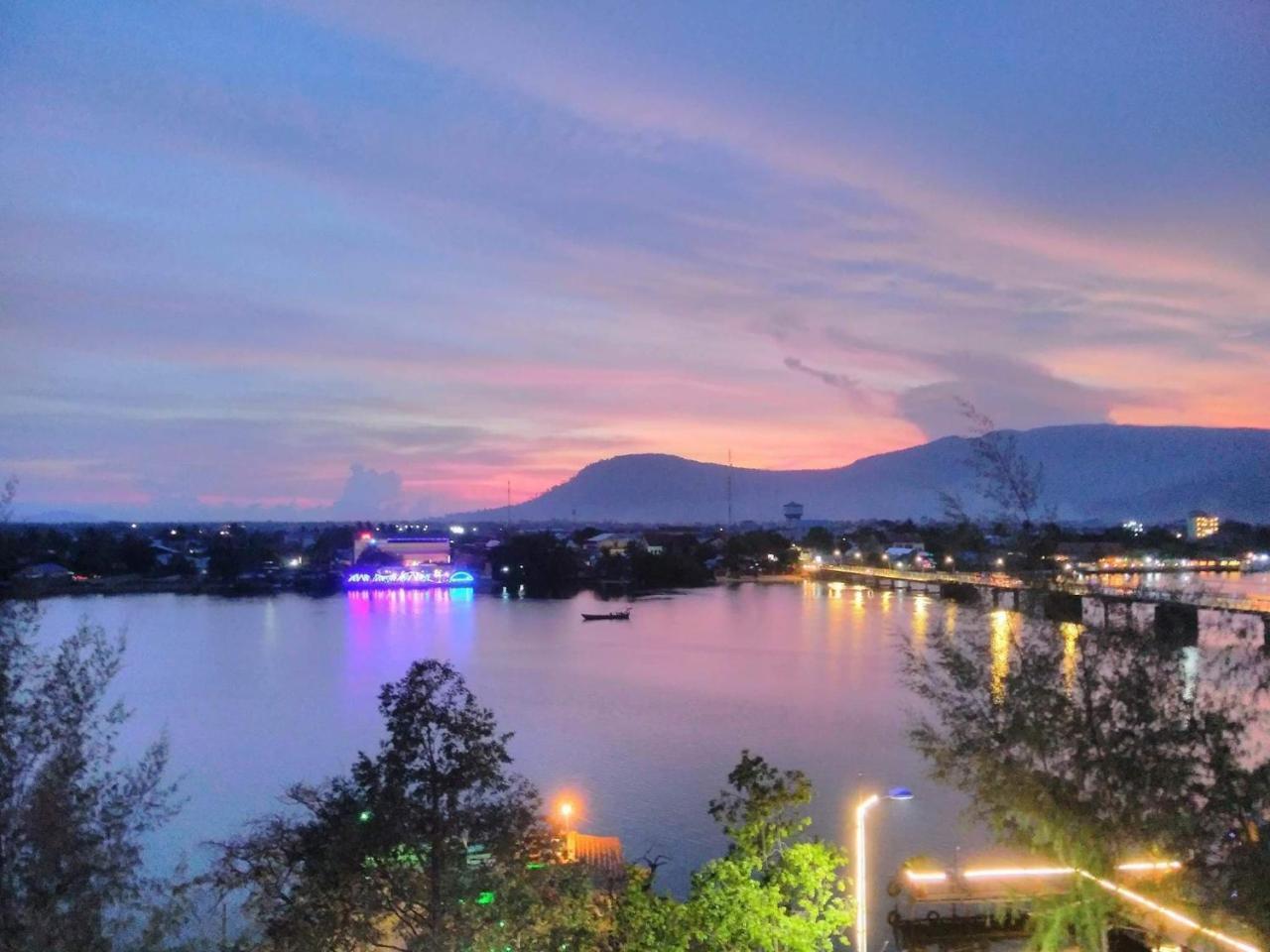 Good Morning Kampot Hotel Eksteriør billede